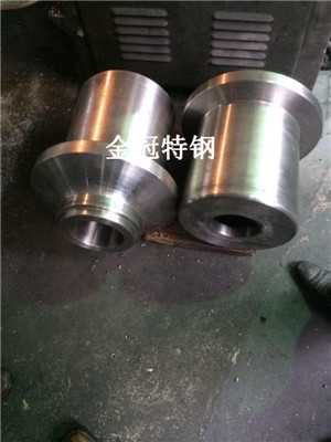 軋機懸臂輥合金鋼鑄件